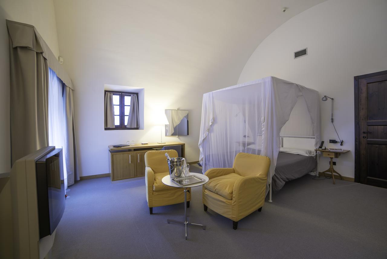 Hotel Cavour Et Des Officiers Bard Zewnętrze zdjęcie
