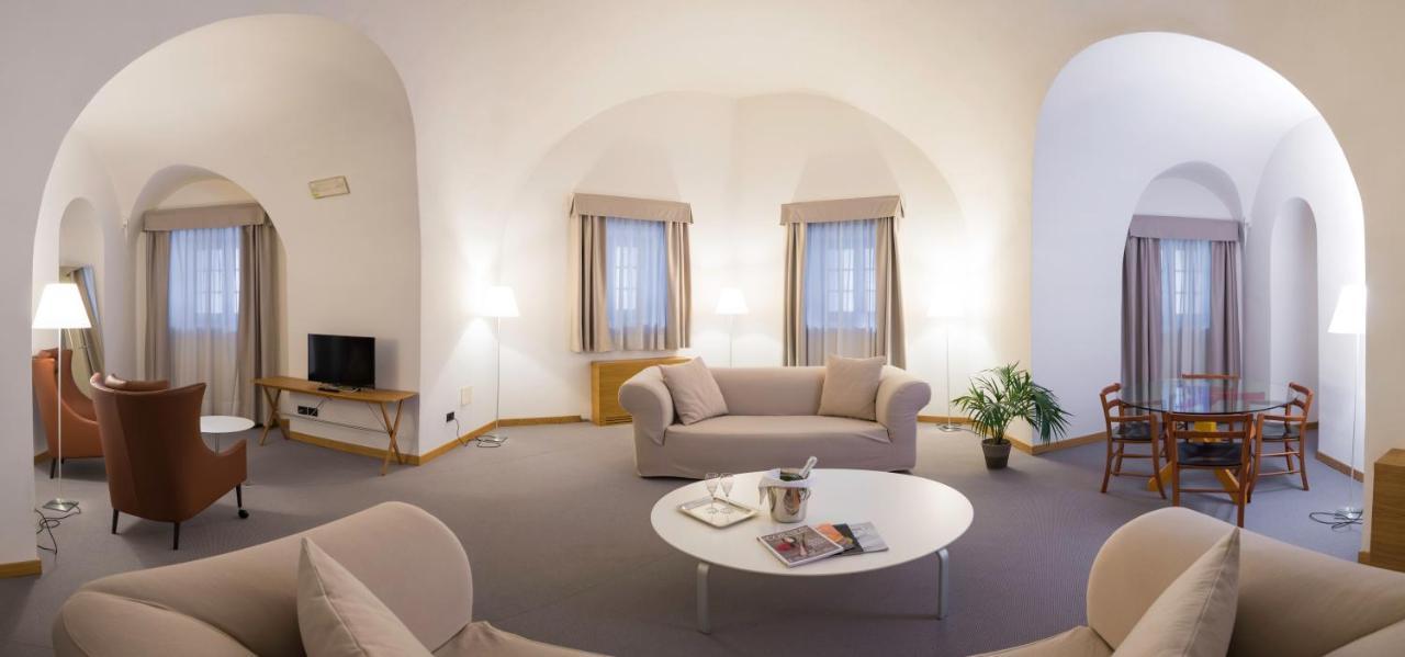 Hotel Cavour Et Des Officiers Bard Zewnętrze zdjęcie
