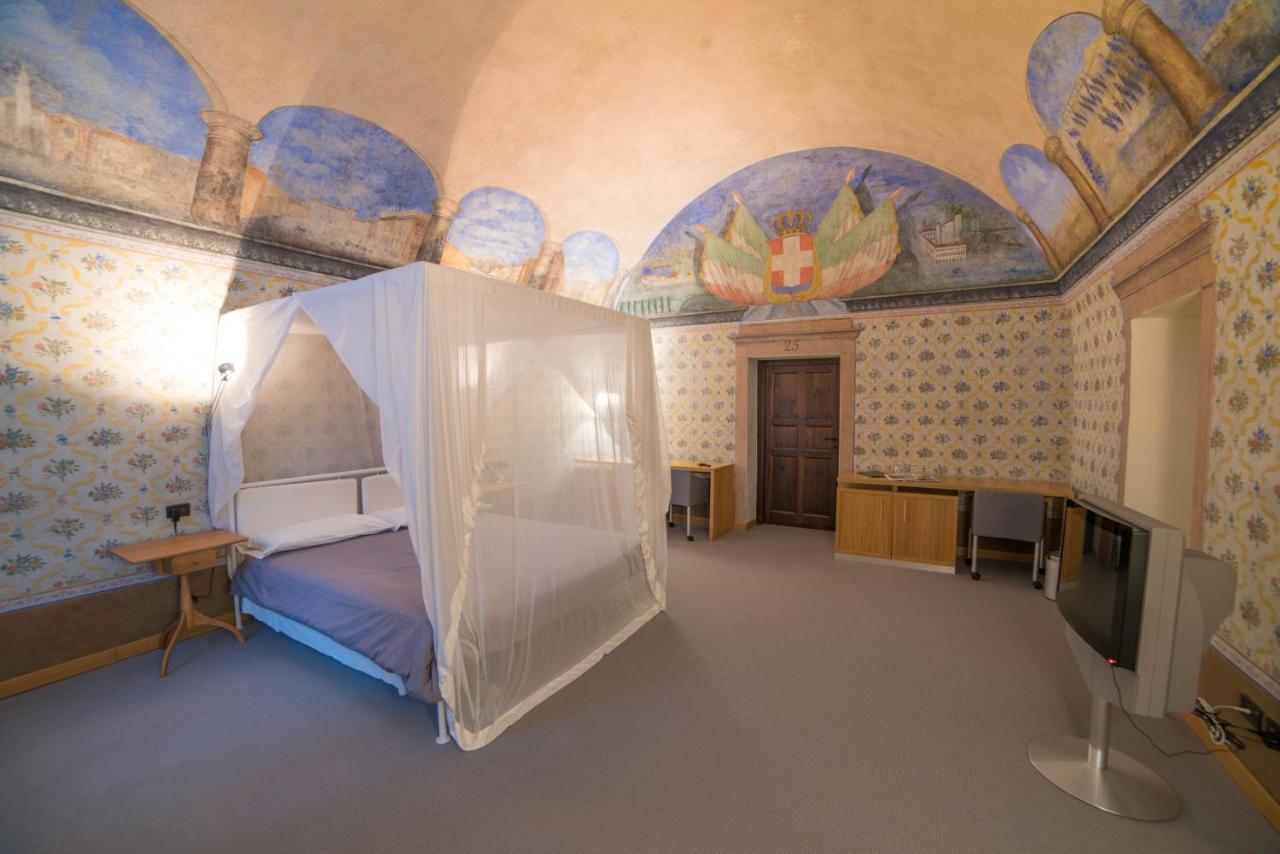 Hotel Cavour Et Des Officiers Bard Zewnętrze zdjęcie